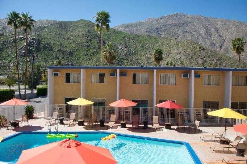 Sol Springs Inn Cathedral City Exterior foto